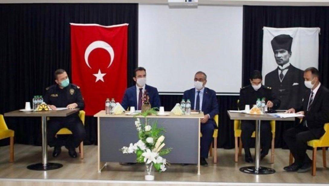Kaymakamımız Ahmet KARAKAYA Başkanlığında Okul Güvenliği Toplantısı Gerçekleştirildi