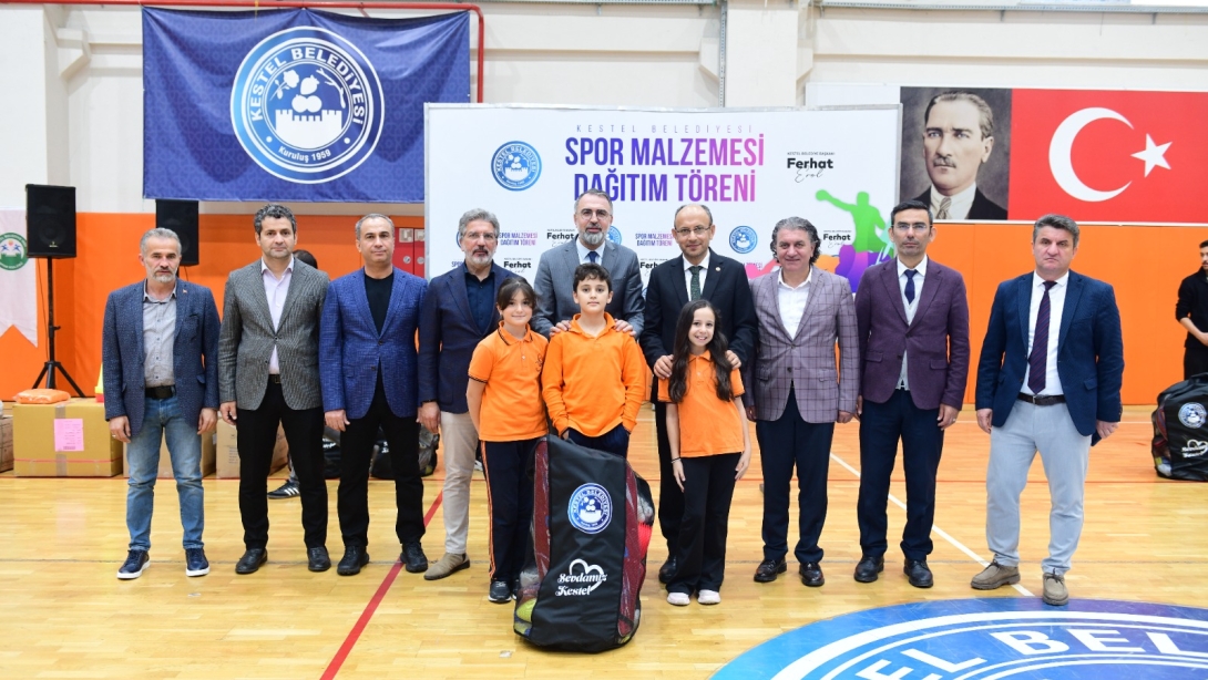 Kestel Belediyesinden Okullarımıza Spor Malzeme Desteği
